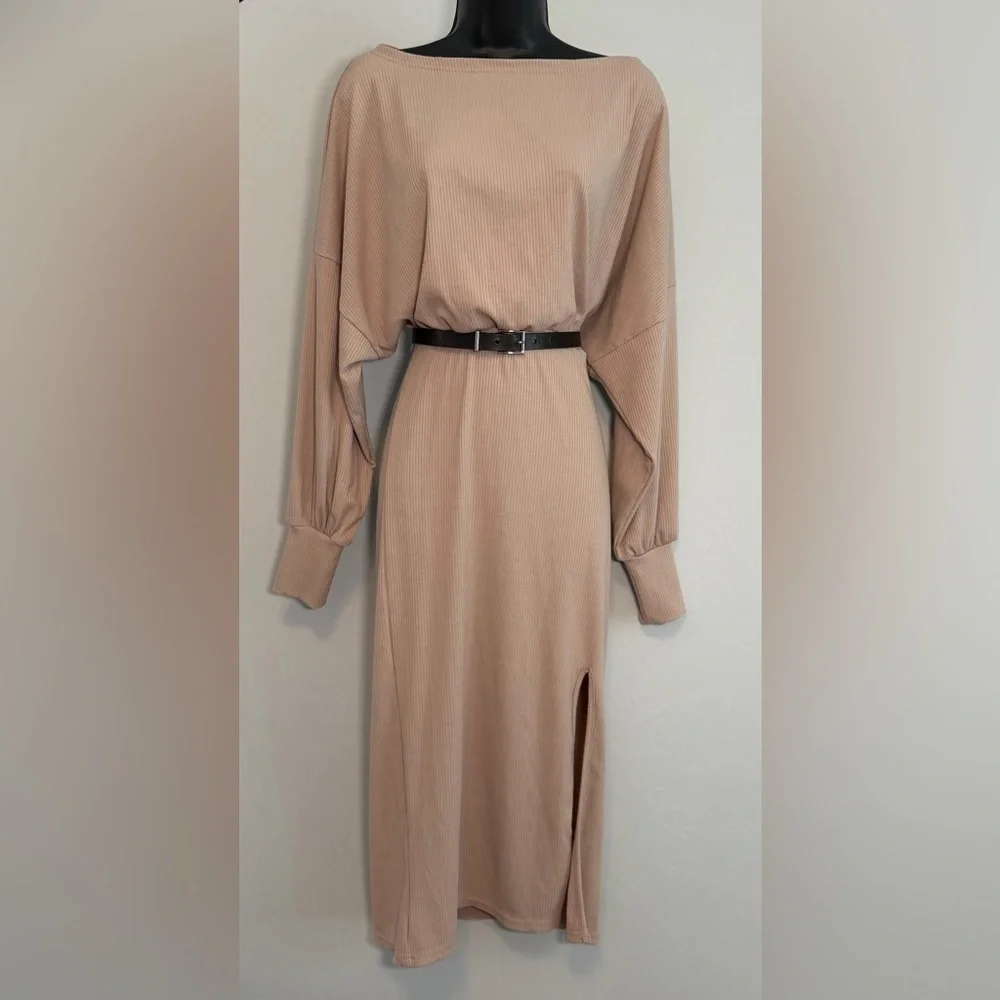 Velvet Torch Los Angeles Small
Ribbed Bodycon Long Sleeve Tan - Picture 5 of 9